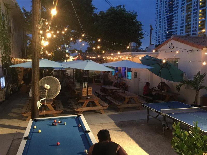 Bikini Hostel, Cafe & Beer Garden (Adults Only) Miami Beach Exterior photo